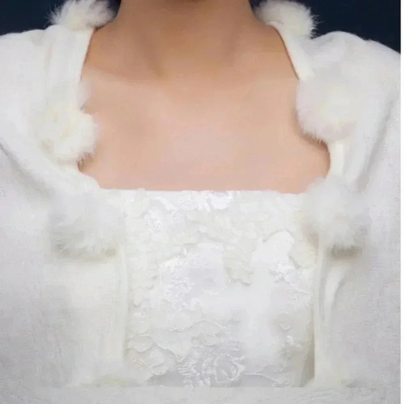 Petite Bridal Cape - Picture 4 of 7